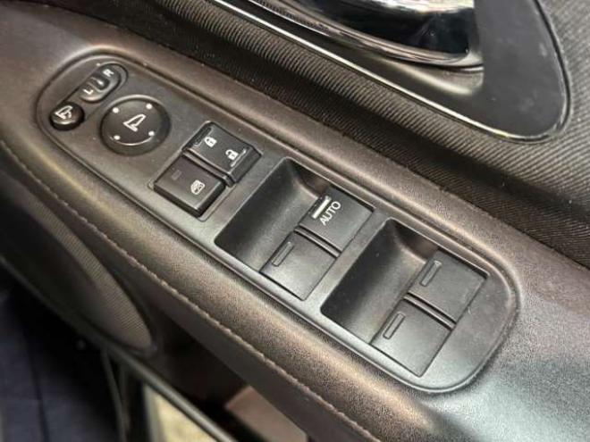 ヴェゼル1.5 ハイブリッド X 4WD　ナビ　TV　Bカメラ　Bluetooth　夏冬タイヤ 1500