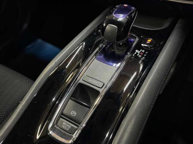 ヴェゼル1.5 ハイブリッド X 4WD　ナビ　TV　Bカメラ　Bluetooth　夏冬タイヤ 1500
