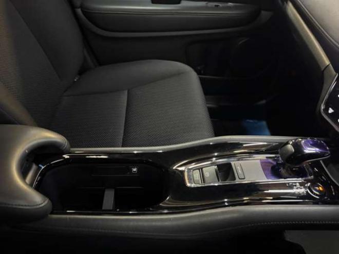 ヴェゼル1.5 ハイブリッド X 4WD　ナビ　TV　Bカメラ　Bluetooth　夏冬タイヤ 1500