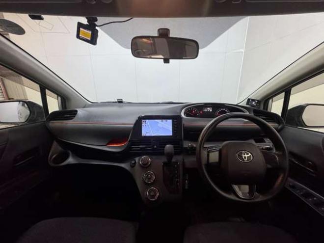 シエンタ1.5 X Vパッケージ 4WD　夏冬タイヤ　ナビ　TV　Bカメラ Bluetooth 1500