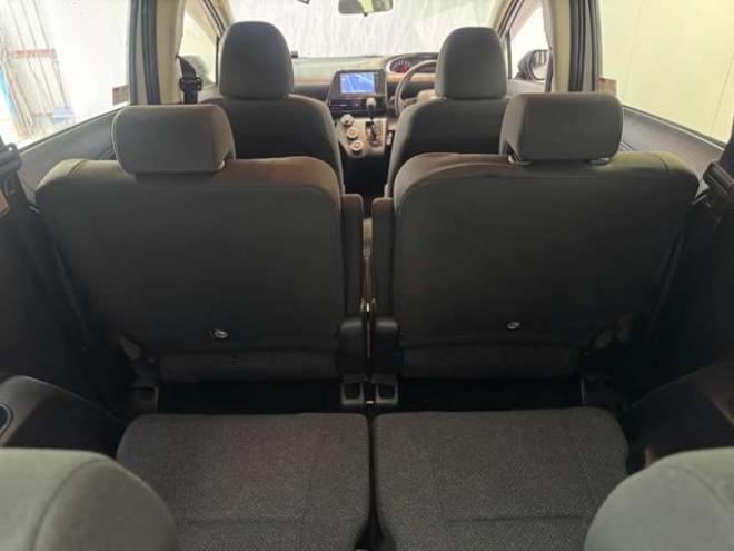 シエンタ1.5 X Vパッケージ 4WD　夏冬タイヤ　ナビ　TV　Bカメラ Bluetooth 1500