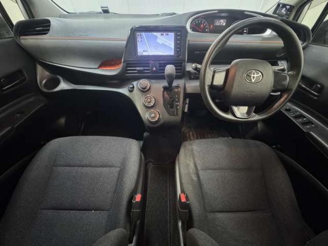 シエンタ1.5 X Vパッケージ 4WD　夏冬タイヤ　ナビ　TV　Bカメラ Bluetooth 1500