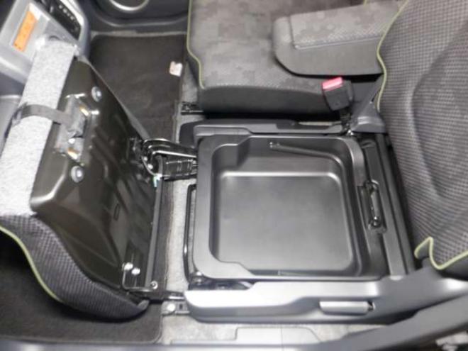 ハスラーJターボ 4WD　本州仕入・後期型・ナビ・TV・B/T・バックカメラ・デュアルカメラブレーキ・LEDライト・スマートキー・プッシュスタート・シートヒーター・パドルシフト・クルコン・ETC・オートライト・アイドリングストップ 660
