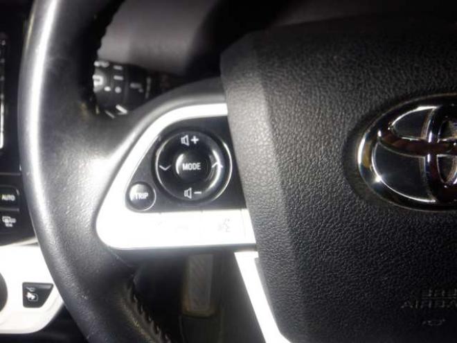 プリウス1.8 S セーフティ プラス E-Four 4WD　ナビ・TV・Bカメラ・B/T・LEDヘッドライト・ヘッドアップディスプレイ・ワイパーデアイサー・スマートキー・プッシュスタート・衝突軽減・寒冷地仕様・クリアランスソナー・ステアリングスイッチ・ビルトインETC 1800