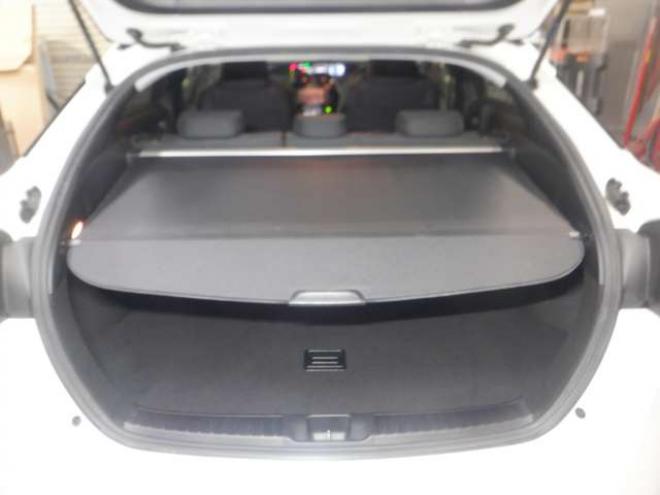 プリウス1.8 S セーフティ プラス E-Four 4WD　ナビ・TV・Bカメラ・B/T・LEDヘッドライト・ヘッドアップディスプレイ・ワイパーデアイサー・スマートキー・プッシュスタート・衝突軽減・寒冷地仕様・クリアランスソナー・ステアリングスイッチ・ビルトインETC 1800