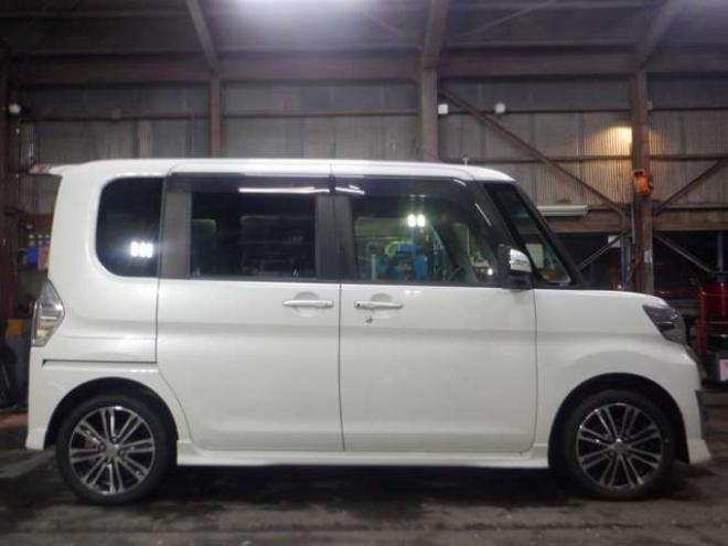 タントカスタム RS SA 4WD　4WD　寒冷地仕様　ナビ　フルセグTV　B/T　純正エンスタ　バックカメラ　両側パワスラ　アイドリングストップ　LEDヘッドライト　フォグランプ　サンシェード　ドアバイザー　スマートキー　Pスタート 660