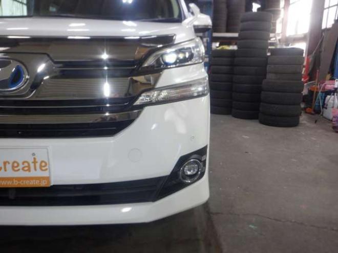 ヴェルファイアハイブリッド 2.5 V E-Four 4WD　本州仕入・ナビ・TV・B/T・フロントカメラ・バックカメラ・両側電動・ハーフレザーシート・LEDヘッドライト・メモリー付き電動シート・スマートキー・プッシュスタート・クルコン・クリアランスソナー・ETC 2500