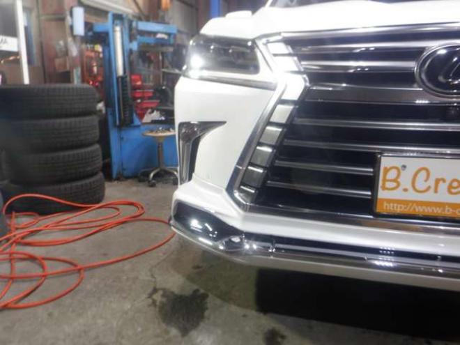 レクサスLX 570 4WD　本州仕入・ナビ・TV・B/T・全方位カメラ・サンルーフ・革シート・マクレビ・モデリスタエアロ・マフラー・リアエンタメ・LEDヘッドライト・パワーバックドア・HUD・BSM・クールボックス・シートヒーター・ 5700