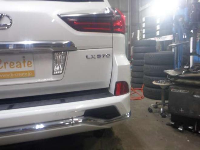 レクサスLX 570 4WD　本州仕入・ナビ・TV・B/T・全方位カメラ・サンルーフ・革シート・マクレビ・モデリスタエアロ・マフラー・リアエンタメ・LEDヘッドライト・パワーバックドア・HUD・BSM・クールボックス・シートヒーター・ 5700