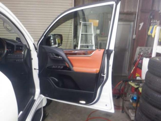 レクサスLX 570 4WD　本州仕入・ナビ・TV・B/T・全方位カメラ・サンルーフ・革シート・マクレビ・モデリスタエアロ・マフラー・リアエンタメ・LEDヘッドライト・パワーバックドア・HUD・BSM・クールボックス・シートヒーター・ 5700