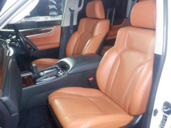 レクサスLX 570 4WD　本州仕入・ナビ・TV・B/T・全方位カメラ・サンルーフ・革シート・マクレビ・モデリスタエアロ・マフラー・リアエンタメ・LEDヘッドライト・パワーバックドア・HUD・BSM・クールボックス・シートヒーター・ 5700