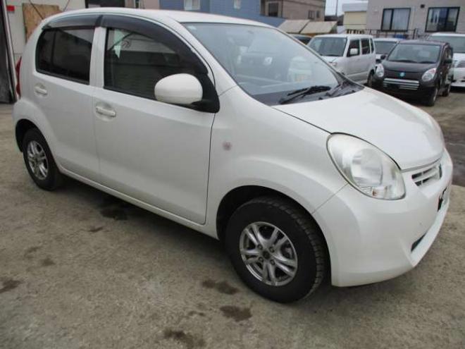 パッソ1.0 X 4WD　ナビ・TV・キーレス・7.9万キロ 1000