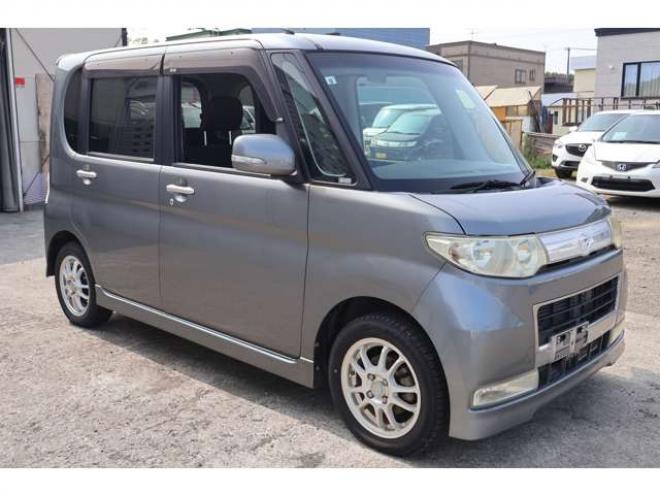 タントカスタム RS 4WD　4.7万キロ・パワースライドドア・ナビ・TV 660