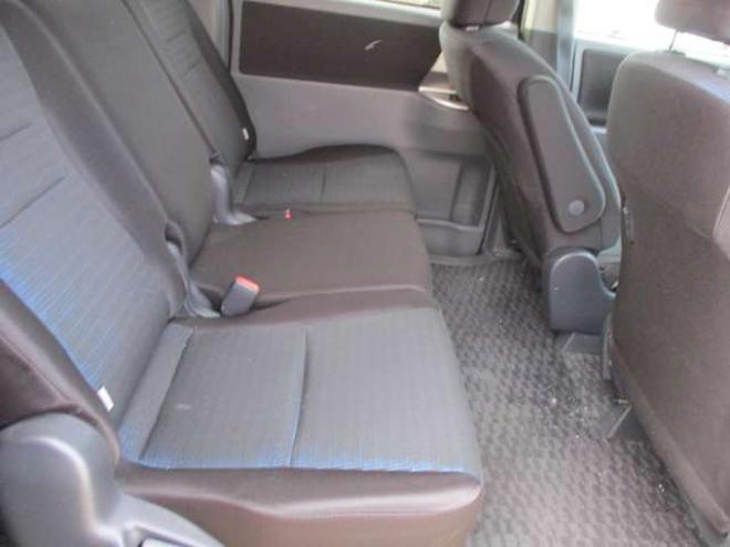ヴォクシー2.0 ZS 4WD　ナビ・TV・両側パワースライドドア・スマートキー 2000