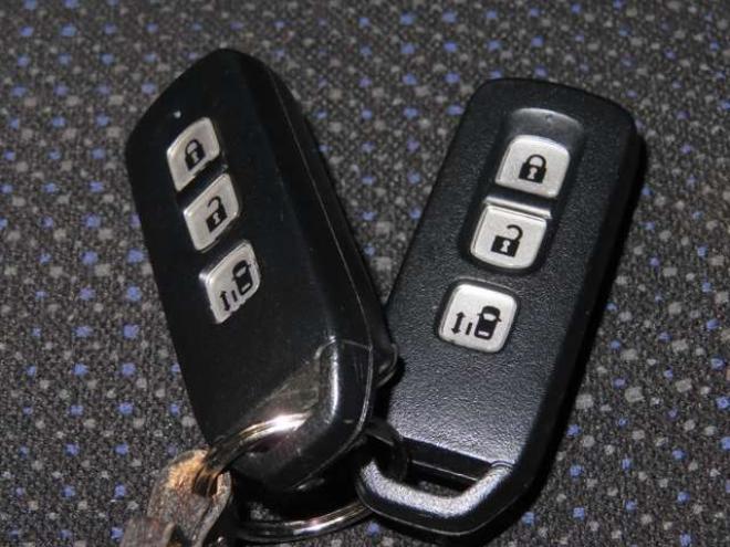 N-BOXG Lパッケージ 4WD　防錆塗装4WDスマキーBluetoothオーディオ 660