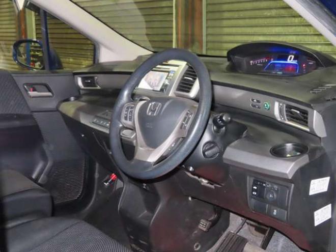 フリードハイブリッド1.5 ジャストセレクション　TVナビETC 2WD 1500