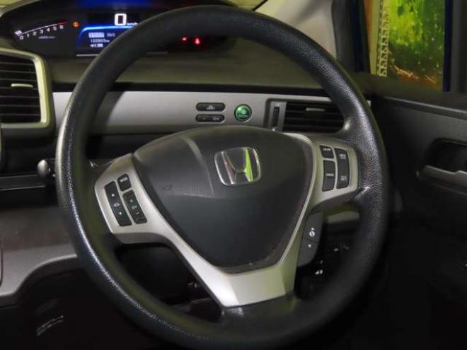 フリードハイブリッド1.5 ジャストセレクション　TVナビETC 2WD 1500