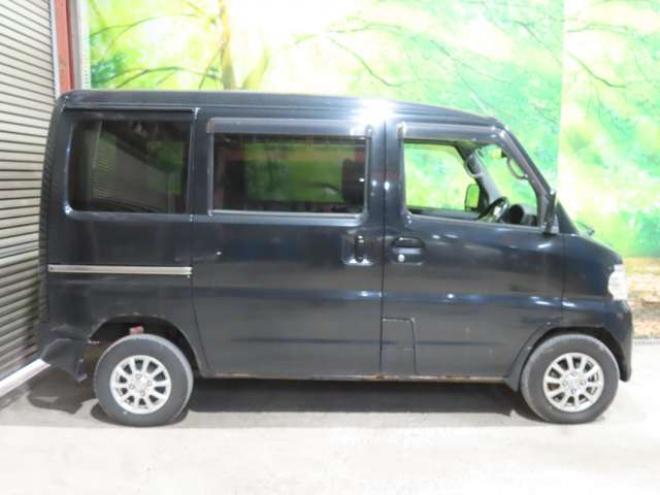 NV100クリッパーGXターボ ハイルーフ 4WD　防錆塗装4WDキーレスTVナビ 660