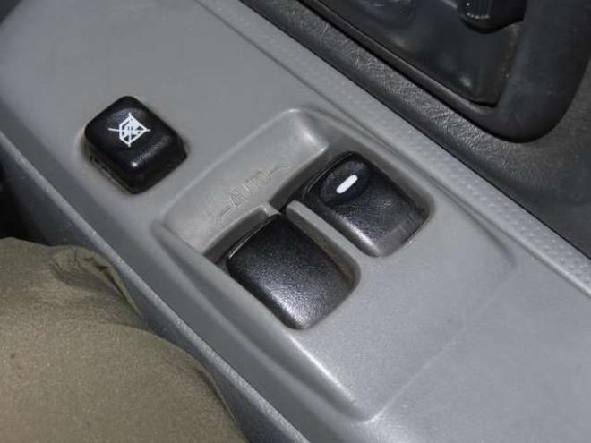 NV100クリッパーGXターボ ハイルーフ 4WD　防錆塗装4WDキーレスTVナビ 660