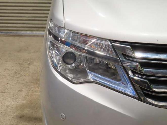 セレナ2.0 20G アドバンストセーフティ パッケージ 4WD　防錆塗装4WDTVナビBカメ後席モニタETC積込タイヤ 2000