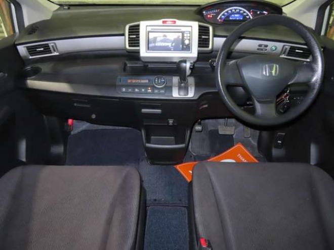 フリード1.5 フレックス 4WD　4WDTVナビBカメエンスタ積込タイヤ 1500