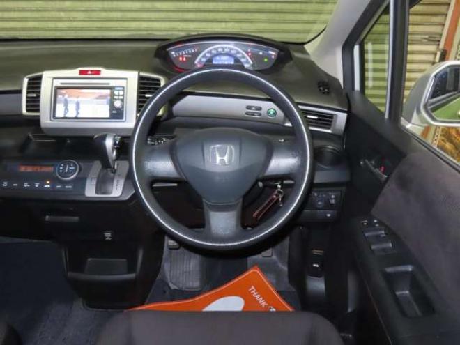 フリード1.5 フレックス 4WD　4WDTVナビBカメエンスタ積込タイヤ 1500