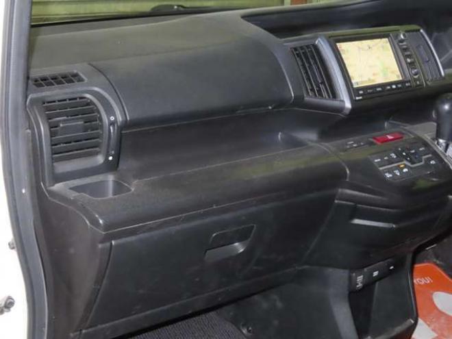 ステップワゴン2.0 スパーダ Z クールスピリット 4WD　防錆塗装4WDTVナビBカメETCエンスタ後席モニタ 2000