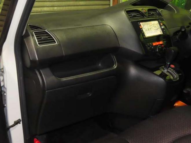セレナ2.0 ハイウェイスター Vセレクション 4WD　4WDTVナビBカメエンスタ 2000