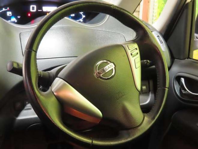 セレナ2.0 ハイウェイスター Vセレクション 4WD　4WDTVナビBカメエンスタ 2000
