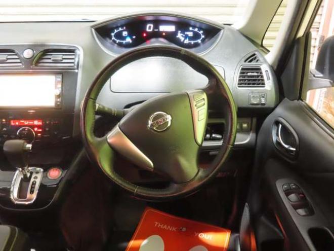 セレナ2.0 ハイウェイスター Vセレクション 4WD　4WDTVナビBカメエンスタ 2000