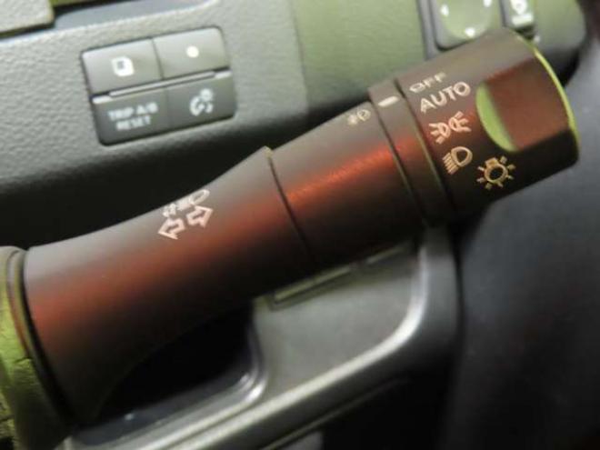 セレナ2.0 ハイウェイスター Vセレクション 4WD　4WDTVナビBカメエンスタ 2000