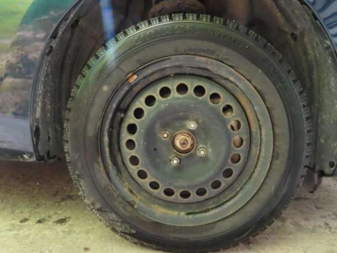 デミオ1.3 13S 4WD　ユーザー買取車防錆塗装4WDナビBカメETC 1300