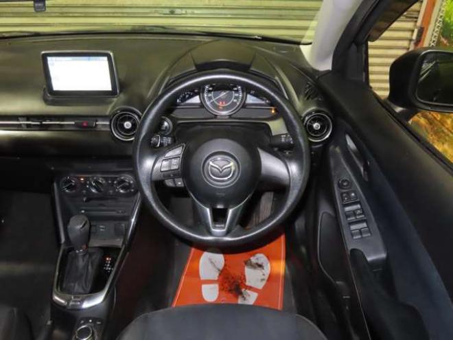 デミオ1.3 13S 4WD　ユーザー買取車防錆塗装4WDナビBカメETC 1300