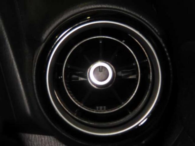 デミオ1.3 13S 4WD　ユーザー買取車防錆塗装4WDナビBカメETC 1300