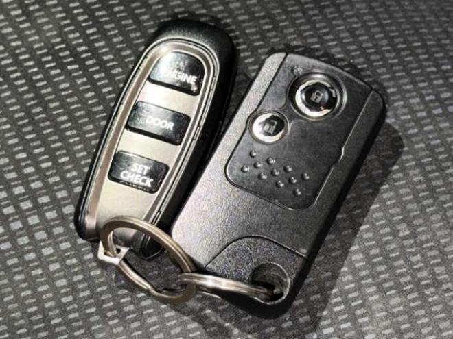 フィット1.3 G スマートセレクション ファインスタイル 4WD　防錆塗装4WDTVナビBカメエンスタETC夏冬タイヤ 1300