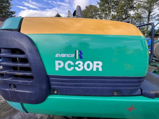 バックホーKOMATSU AVANCE PC３０R-８
