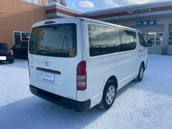 ハイエースバン2.8 DX ロング ディーゼルターボ 4WD　4WD　寒冷地仕様　9人　4ドア　トヨタセーフティセンス付　リヤヒーター付　夏・冬タイヤ有り 2800