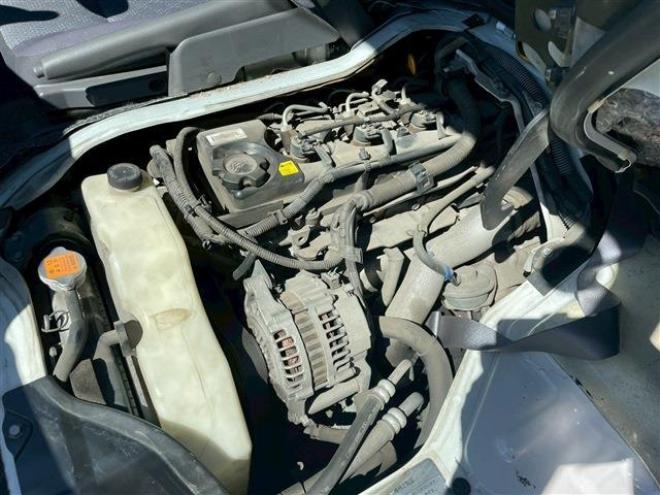 キャラバン3.0 DX ロングボディ ディーゼルターボ 4WD　冷蔵冷凍4WD 3000