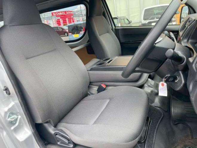 ハイエースバン2.8 DX ロング ディーゼルターボ 4WD　 2800