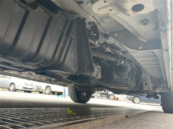 ハイエースバン2.8 中温強化冷凍バン ロング ディーゼルターボ 4WD　 2800