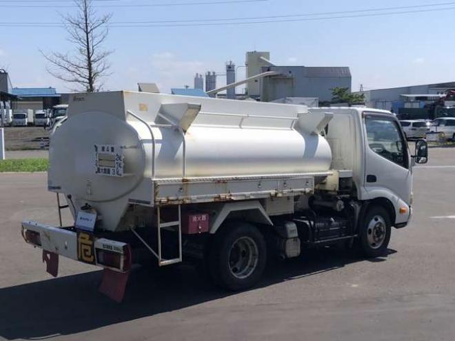 デュトロタンクローリー　SKG-XZU675M 極東開発工業　 4WD 4000
