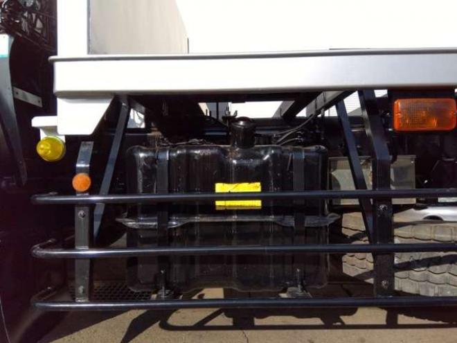 ギガコンテナ専用車　PDG-CVR77F8　 2WD 9830