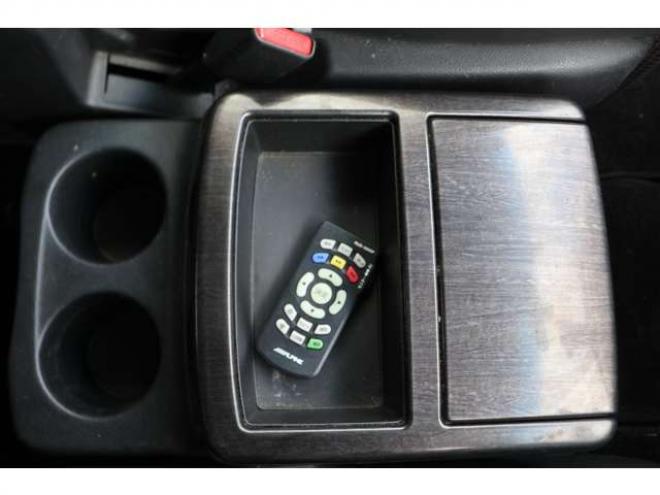 エルグランド2.5 250ハイウェイスター アーバンクロム 4WD　検R9/9　両側電動スライドドア　ETC　バックカメラ　自社　ローンカノウ 2500