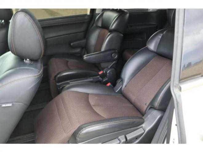 エルグランド2.5 250ハイウェイスター アーバンクロム 4WD　検R9/9　両側電動スライドドア　ETC　バックカメラ　自社　ローンカノウ 2500