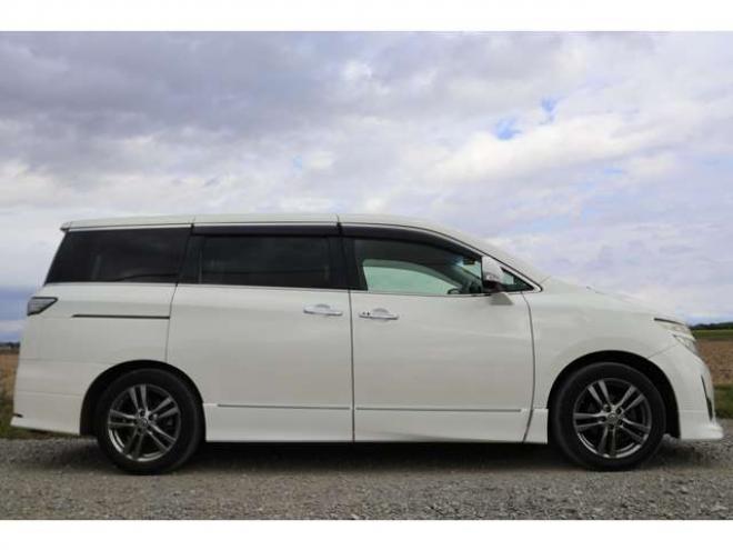 エルグランド2.5 250ハイウェイスター アーバンクロム 4WD　検R9/9　両側電動スライドドア　ETC　バックカメラ　自社　ローンカノウ 2500
