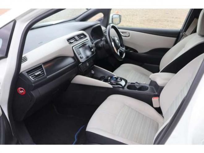 リーフX Vセレクション　検R8/11　プロパイロット　TV　ステアリングヒーター 2WD 不明