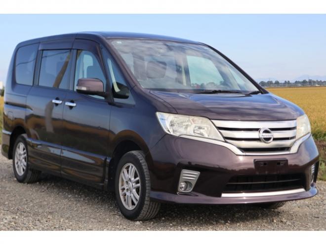 セレナ2.0 ハイウェイスター Vセレクション 4WD　検二年　バックカメラ　自社　ローンカノウ 2000