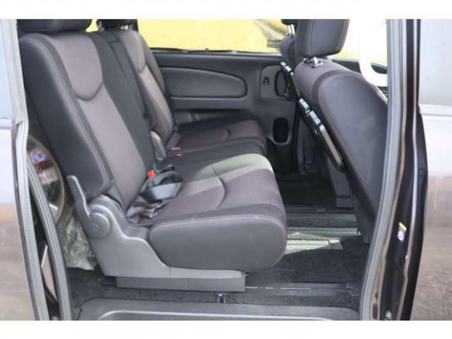 セレナ2.0 ハイウェイスター Vセレクション 4WD　検二年　バックカメラ　自社　ローンカノウ 2000