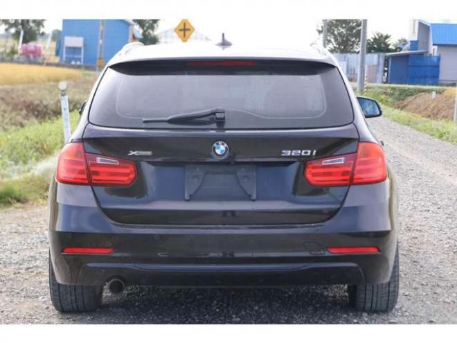 BMW3シリーズツーリング 320i xドライブ 4WD　検二年　バックモニター　パドルシフト　ETC　パワーバックドア 正規輸入車 2000