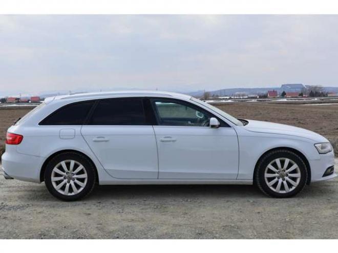 アウディA4アバント 2.0 TFSI クワトロ 4WD　検二年　後期　バックカメラ　Bluetooth 正規輸入車 2000